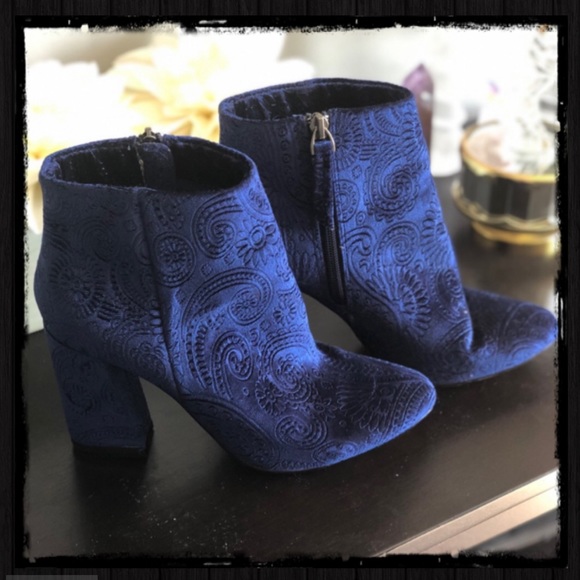 Who What Wear Shoes - Blue velvet ankle pumps heels size 6 who what wear